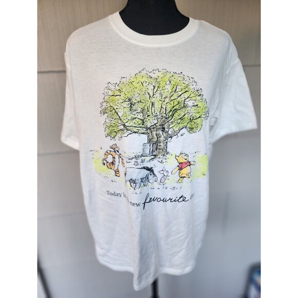 New Disney Winnie The Pooh And Friends Womens T Shirt Eeyore Tigger Piglet Med - Picture 1 of 8